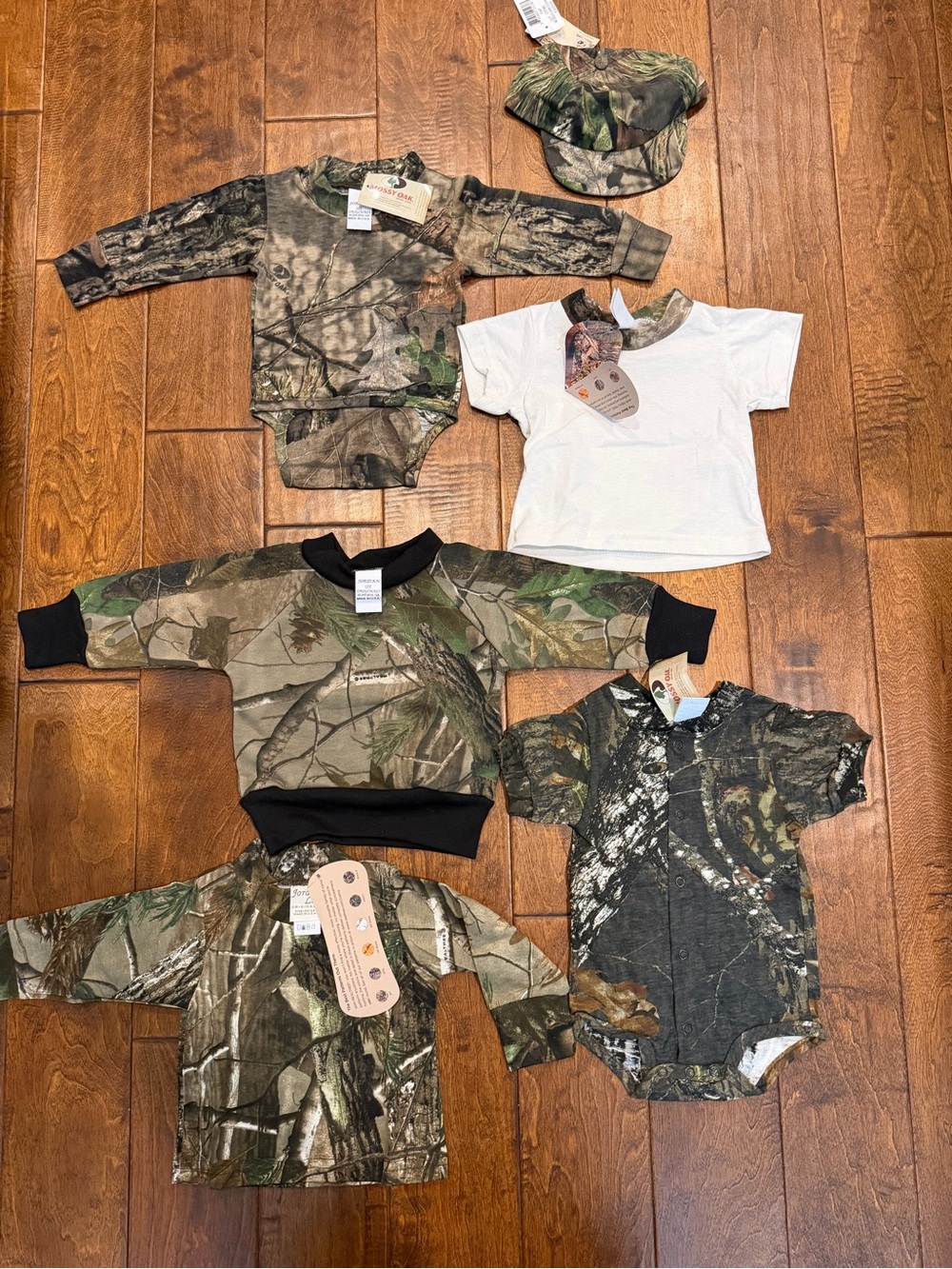 6 Piece Set Of REALTREE Mossy Oak Newborn 0-6 Months Camo Outfits NWT